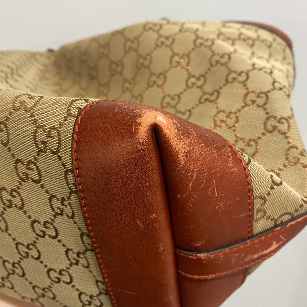 ❌SOLD❌ Gucci Tote Shoulder Bag with Pouch - Picture 6 of 8